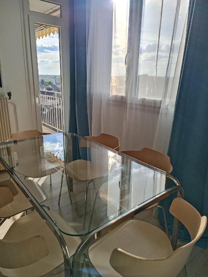 Chelles Centre Ville 2 Chambres Pres Des Bords De Marne 10 Minutes A Pieds De La Gare De Chelles-Gournay 5 Minutes De La Gare De Vaires-Sur-Marne 20 Minutes De Disneyland Jusqu'A 5 Couchages Possibles Ngoại thất bức ảnh